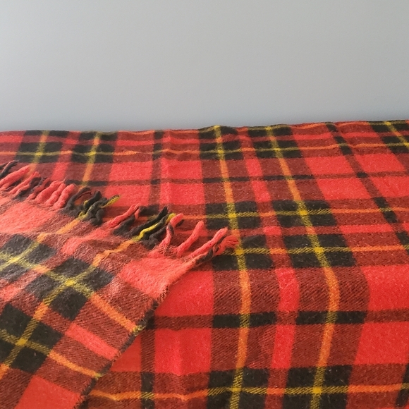 Vintage Tartan Plaid Acrylic Fringed Blanket - Picture 5 of 7